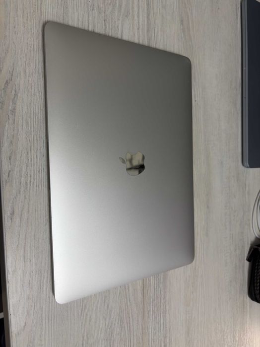 MacBook Air M1 8/256, полный комплект