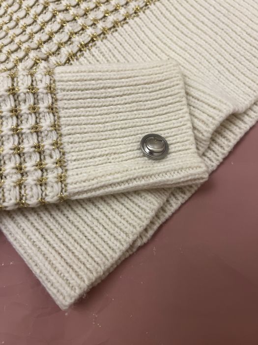 Нежный свитер от guess