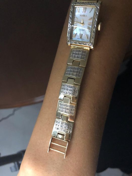 Часы золотые продам