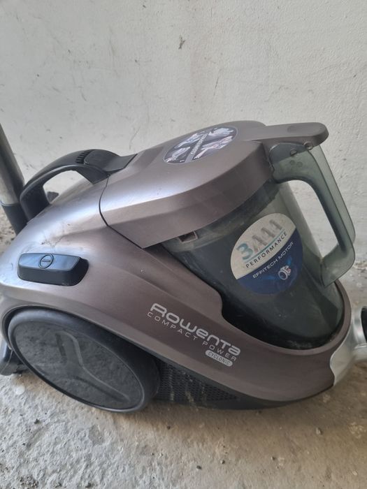 Прахосмукачка Rowenta Compact Power Cyclonic