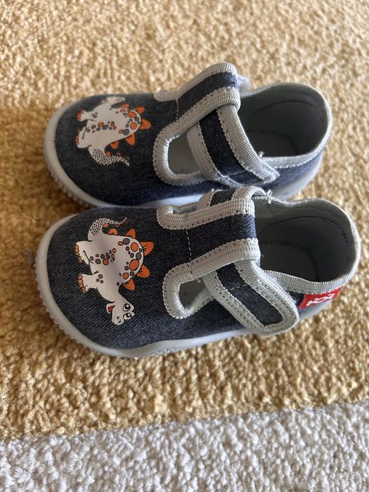 Детски обувки 20 номер за прохождане и домашни пантофи Колев и Колев