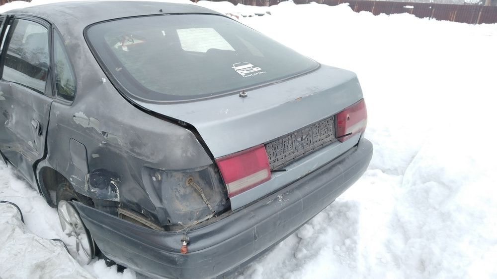 Продам карина е 1995г 1,8