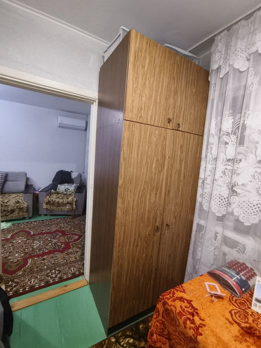 Продам постельный  шкаф