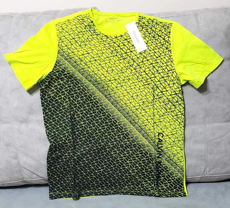 Нови оригинални фланелки CALVIN KLEIN - 100%  памук - L