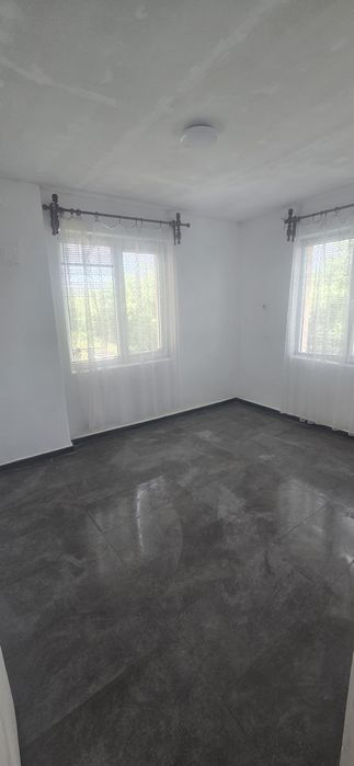 Продавам 2 къщи в Катуница