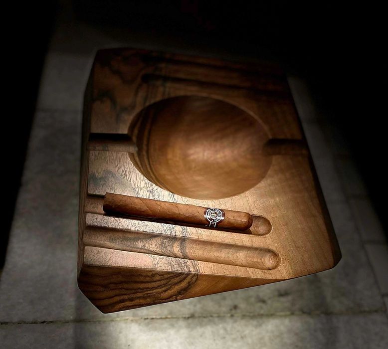 пепелник за пури