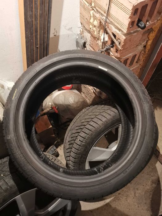 245 40 18 пирели чинторато п7