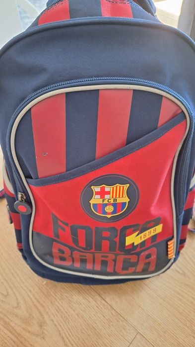 Ученическа раница с ергономичен гръб