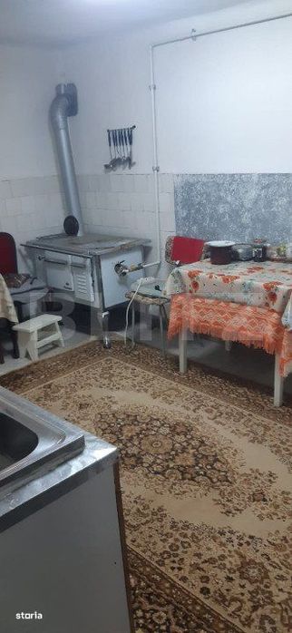 Casa de vanzare, cu 3 camere, 138 mp, zona Calea Domneasca