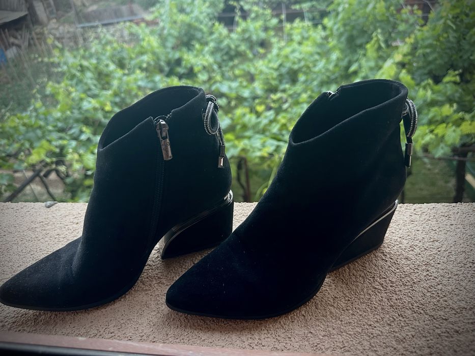 Дамски токове 37 номер