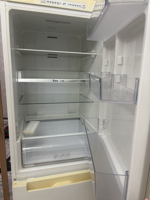 Холодильник Samsung