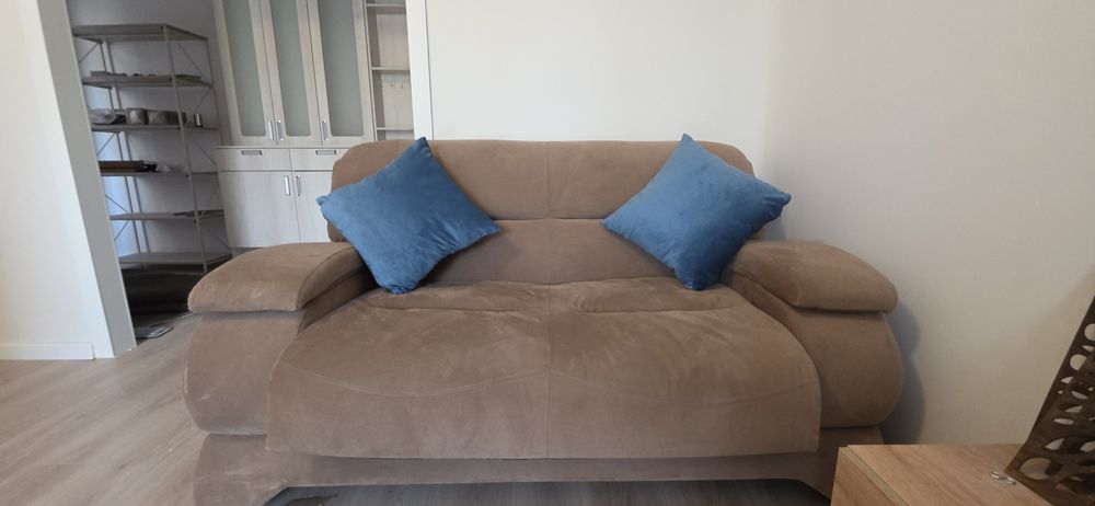 Диван двухместный, раскладывается