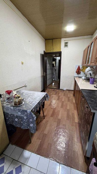 Продаётся квартира Юнусабад4 3 ком 3 этаж ориентир Круг, Автосалон