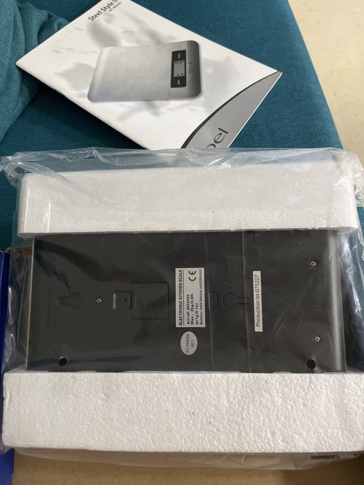 Чисто Нова везна