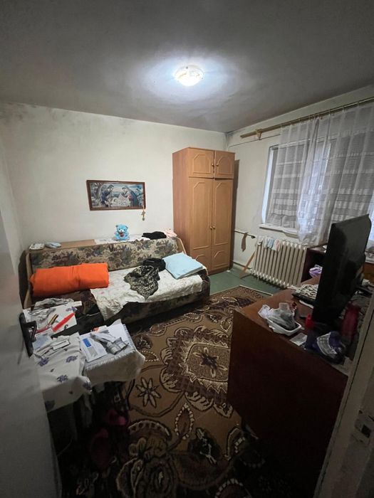 Apartament 3 camere decomandat etaj 4/4, zona vest, bloc fara risc seismic