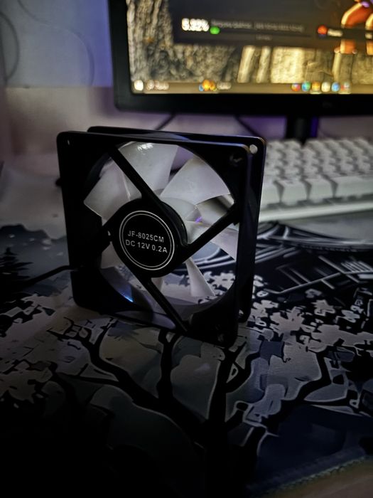 Продам куллер с подцветкой