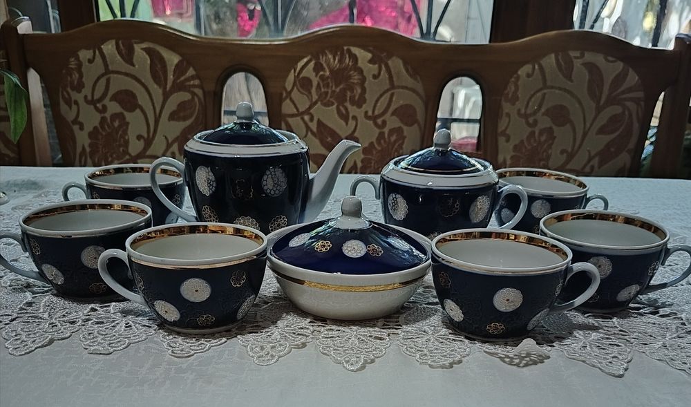 Недорого, СССР, новые, чайные сервизы на 6 и 9 персон.