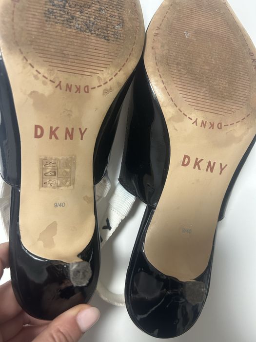 DKNY с остър връх, естествен лак, 40