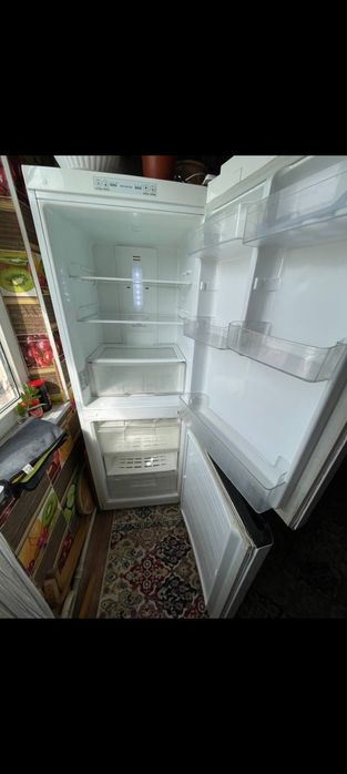 Холодильник в хорошем состоянии