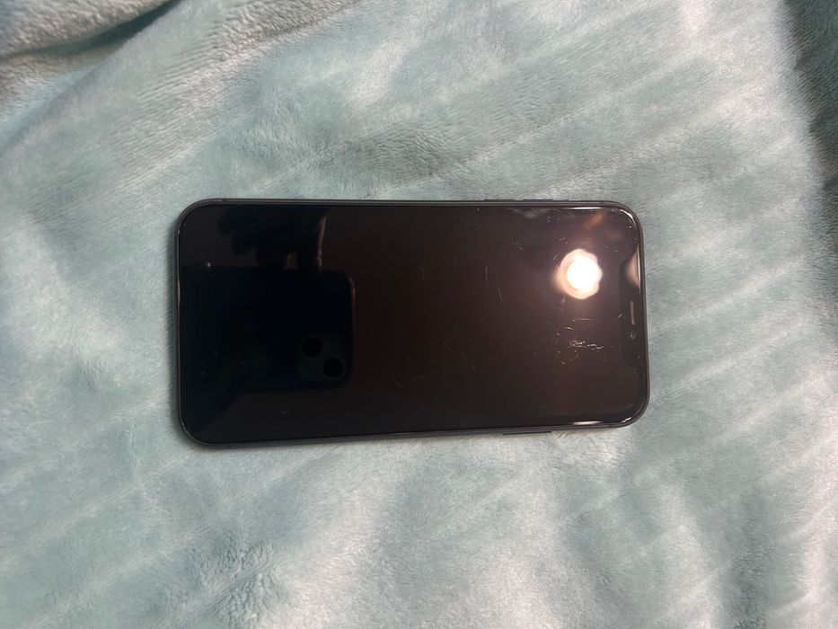 Iphone 11 чист 65 GB
