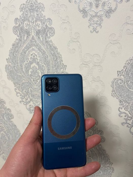Samsung a 12 sotiladi.