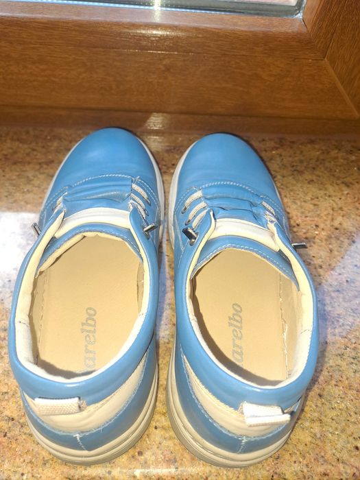Vand pantofi sport baieti