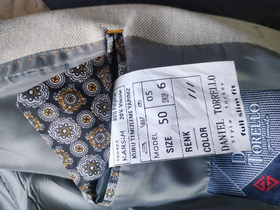 Продаю костюм и брюки