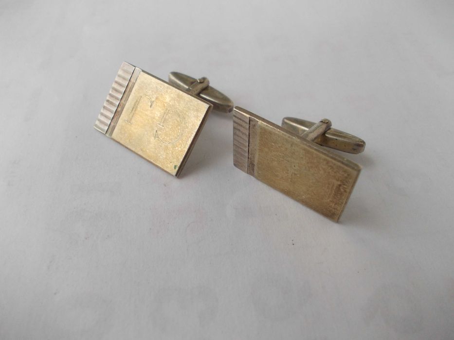 Butoni vechi din argint cu monograma