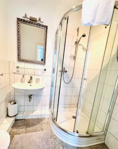 Дава се под наем Едностаен апартамент в Пловдив, Кършияка - 44 кв.м за 180 € - Снимка #1