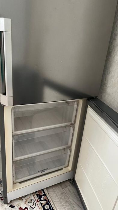 Холодильник Hotpoint