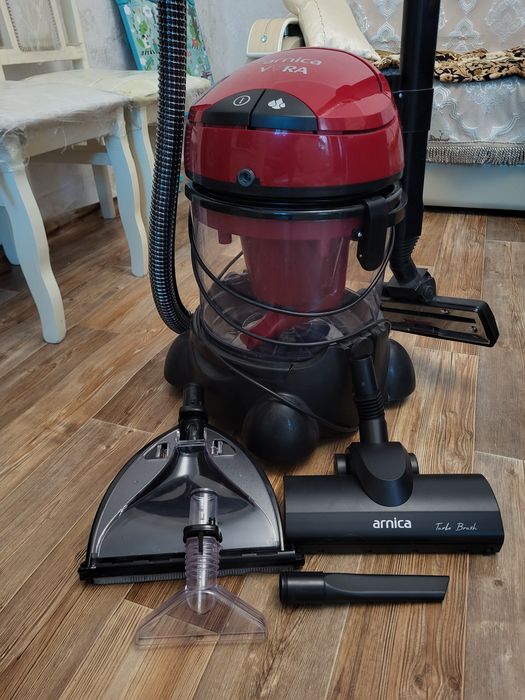 Мощный моющий пылесос Arnica Vira