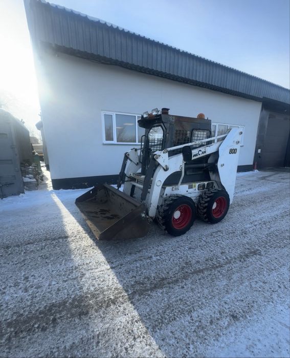 Услуга мини погрузчика (бобкат)  есть вила,