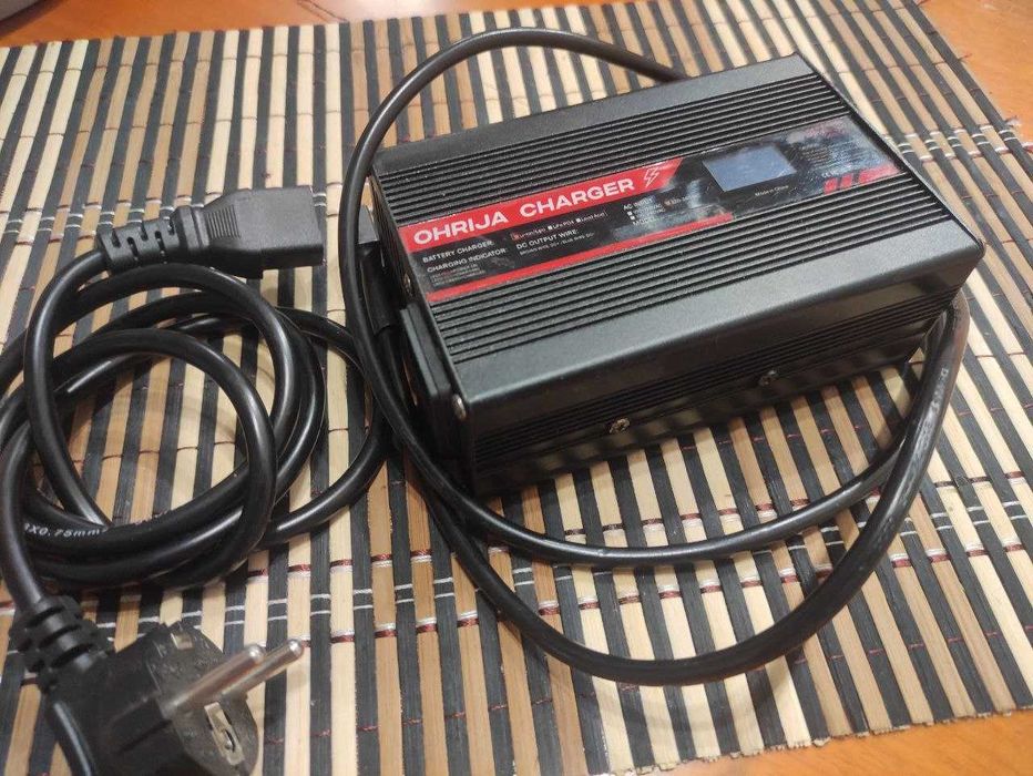 Mощно интелигентно зарядно 50.4v 5a (li-ion 12s)