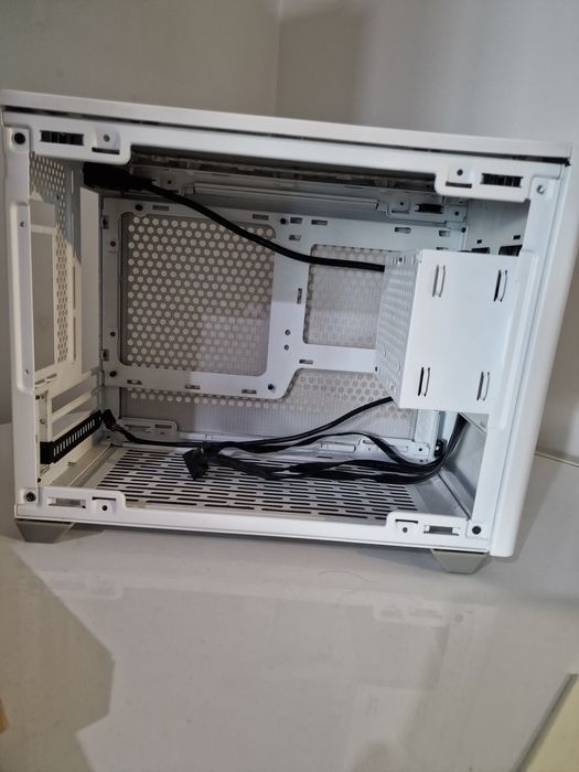 Vand sau schimb carcasa CoolerMaster NR200P alba