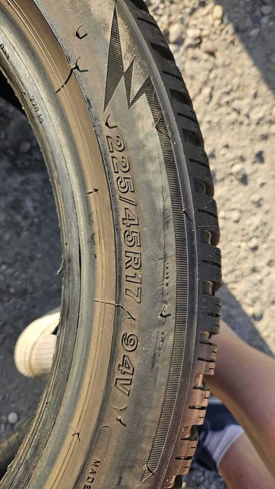 # 225/45 R17 • Iarna • Bridgestone Blizzak LM005 94V XL | 2 buc | DOT 2022 | Pret/buc