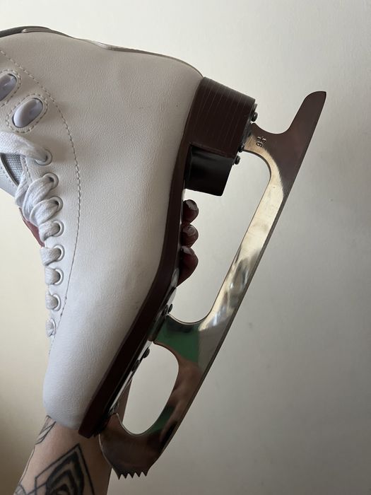 Фигурни кънки за лед