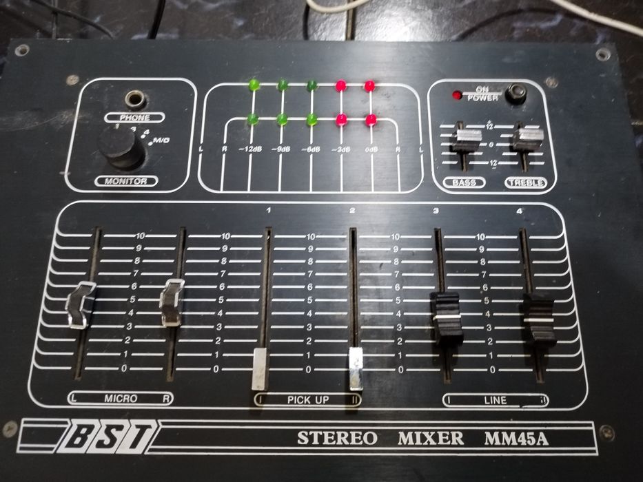 Mixer audio Stereo BST