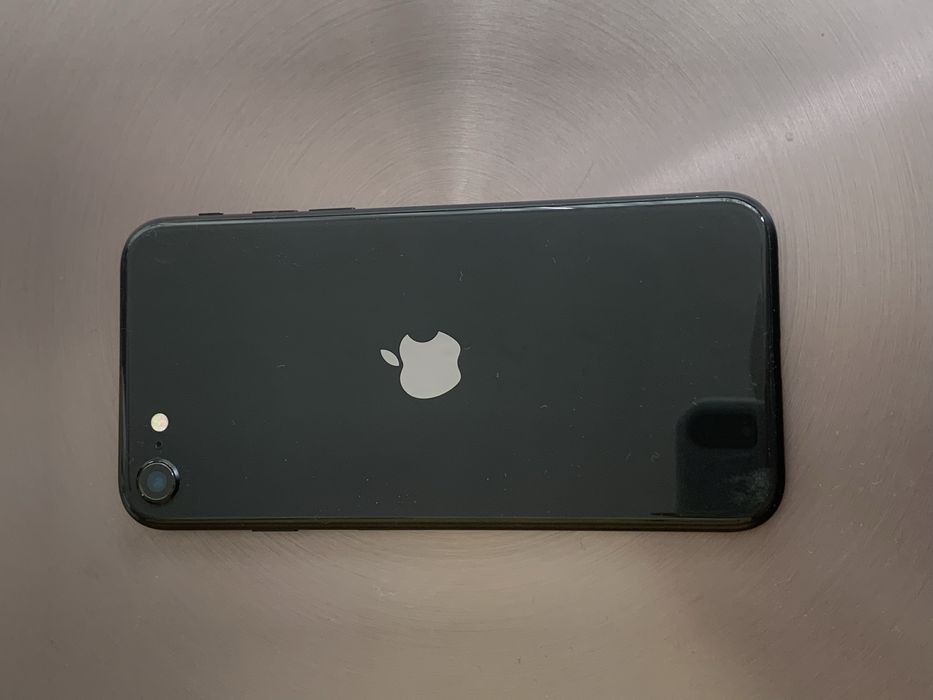 Se 2021 de 64gb . Baterie 95%
