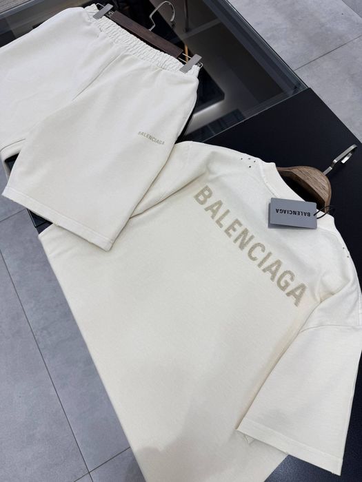 Мъжки къси екипи различни модели