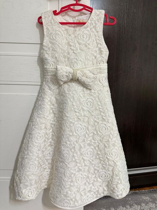 Платья детские праздничные