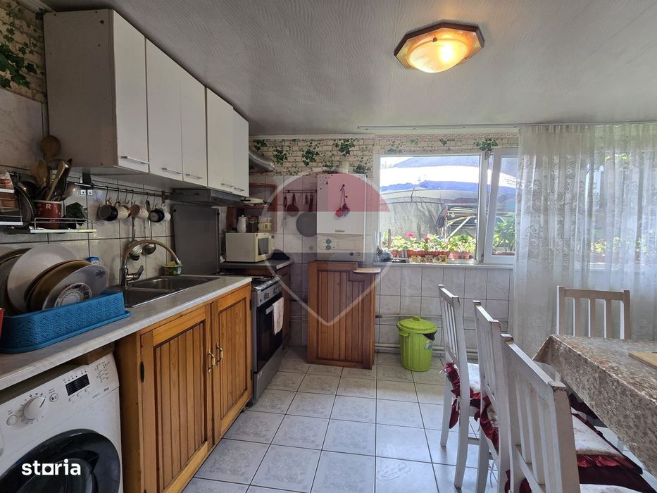Casă / Vilă cu 4 camere de vânzare în zona Prelungirea Ferentari