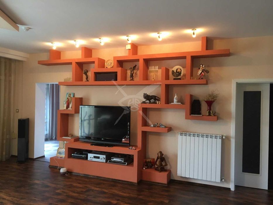 Продава се Къща в Свети Влас - 1100 кв.м за 682 €/кв.м - Снимка #3