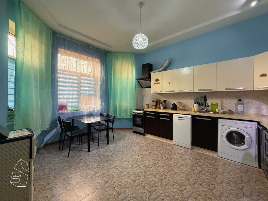 (Добрый) Махалля Тузель, 6 соток, 3 уровня, Добротный дом