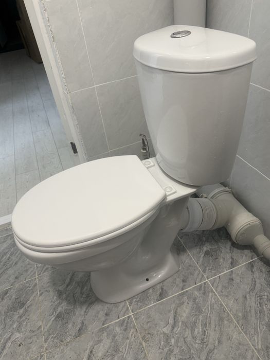 Продам унитаз новую