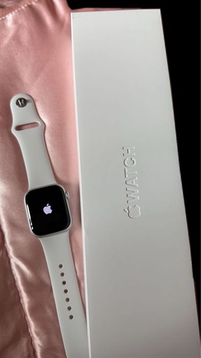 Продаю apple watch