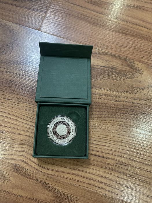 Монета из мельхиора «Bugy”