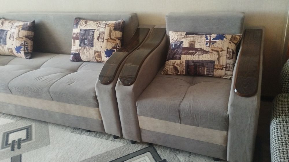 Диван и два кресла