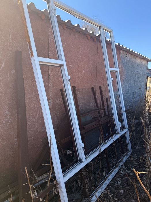 Продам пластиковые рамы б/у