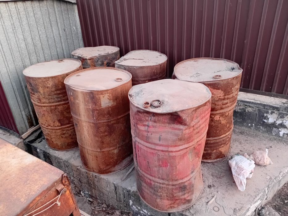 Продам битум  в бочках