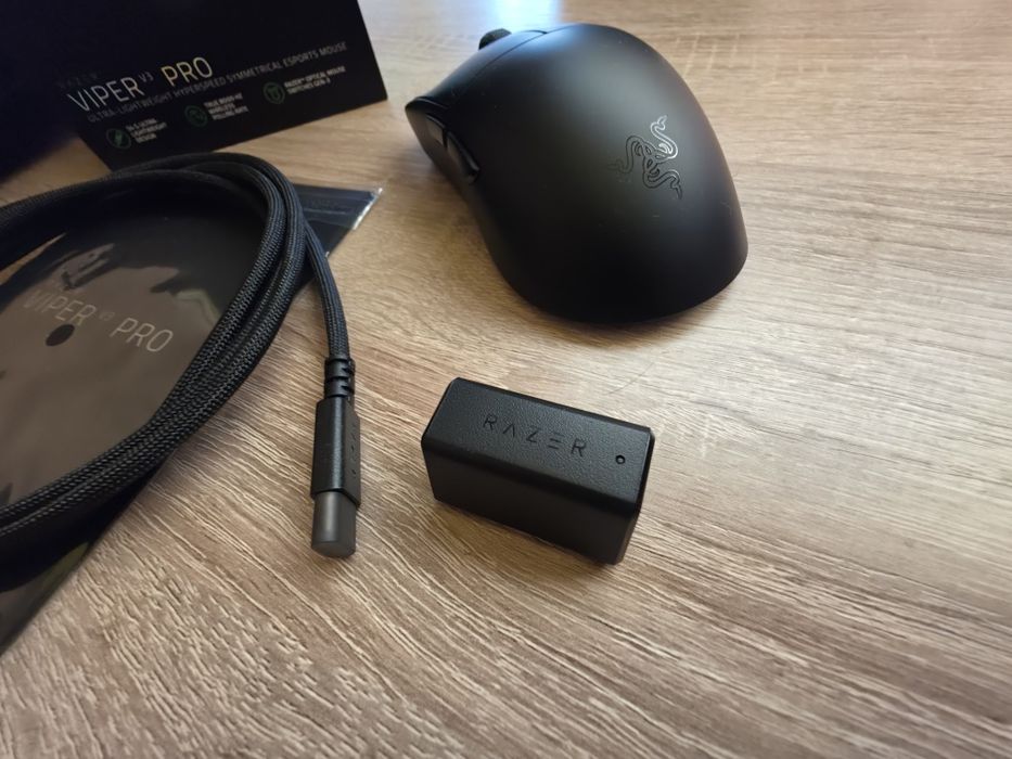 Razer Viper V3 Pro + UHMW-PE skates